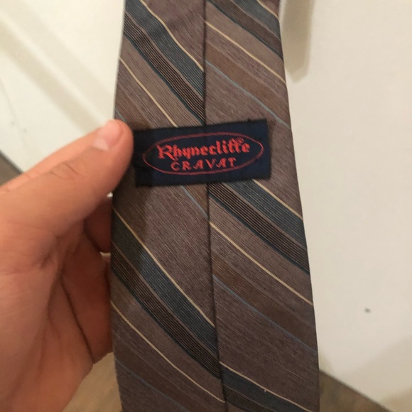 Tie - Picture 2 of 3